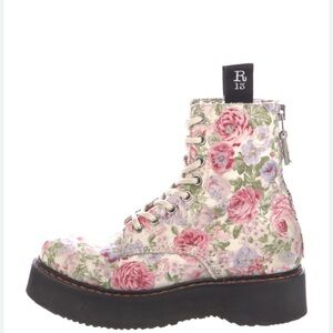 R13 floral print combat boots size 39 like new!!💐🥾